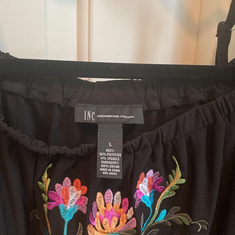 Black and floral L INC blouse - Picture 4 of 4